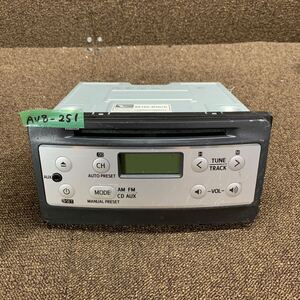 AV8-251 激安 カーステレオ CDプレーヤー DAIHATSU 86180-B5070 123000-61800101 CD FM/AM 通電未確認 ジャンク