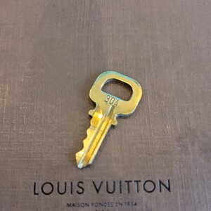 美品 Louis Vuitton パドロック カデナ 南京錠 ルイヴィトン 鍵 ゴールド 　番号　304　送料85円～