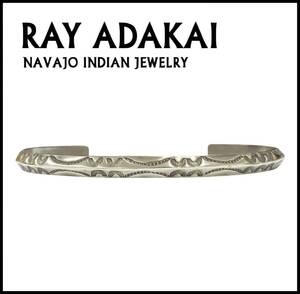 NAVAJO ナバホ RAY ADAKAI レイアダカイ シルバー スタンプワーク トライアングル ナロー バングル ブレスレット インディアンジュエリー