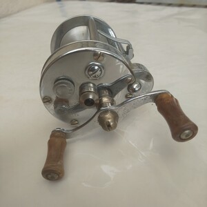 vintage pflueger AKRON no.1893L old reel USA バス ダイレクトリール フルーガー アクロン shakespeare heddon langley zebco jchiggins