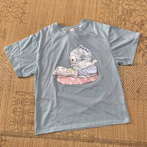 新品 未使用 タグ付き サンリオ ハンギョドン 半袖Tシャツ Mサイズ 撥水シール付き Sanrio 水色ブルー 半魚人 HANGYODON 撥水シール グッズ