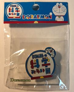 ドラえもん　ピンズ　ピンバッチ　ピンバッジ　ピン　doraemon どらえもん 藤子不二雄 藤子F不二雄 缶バッジ レア 希少 昭和 レトロ 元祖