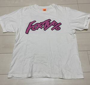 処分価格 送料無料 W-TAPS FORTY % ロゴ Tee 白×ピンク Mサイズ 中古品 ダブルタップス 限定 古着 ボロ