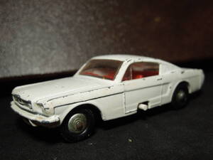 LESNEY/MATCHBOX SERIES No.8 MUSTANG ミニカー