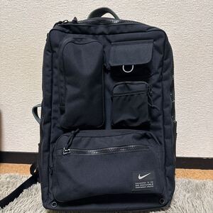 バックパック NIKE 多収納 リュック