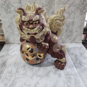 【美品】 九谷焼　 シーサー　 玉乗り獅子　 置物　 縁起物　 魔除け　 金彩　 陶器　コレクション　インテリア