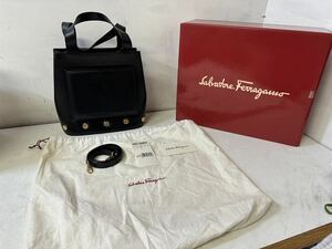 【美品】フェラガモ 2wayバッグ レザー ガンチー ニ ブラック系 DQ-21-7191 FERRAGAMO