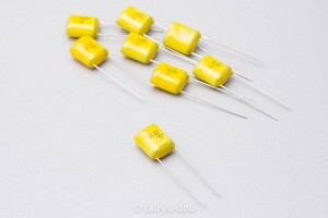 東信工業　UMXR　0.22μF（224J）50V　ポリエステル（マイラー）・フィルムコンデンサ　新品8個セットB