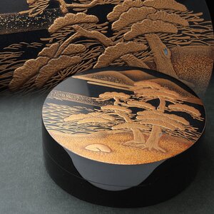 EX135 黒漆塗 山水松蒔絵香合 径8cm 木箱附・浜松山水蒔絵香合・香盒 茶道具 香道具