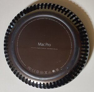 4390 Apple MacPro Late2013 A1481 底面カバー アップル マックプロ 分解パーツ