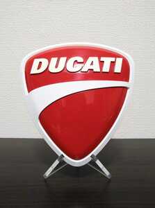 DUCATI　ドゥカティ　ロゴ　アクリルスタンド付き