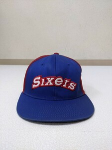 20．Reebok リーボック 76ers Sixers NBA メッシュ キャップ スナップバック 可変式 青赤白 x203