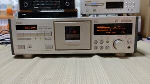 TEAC V-7000 ワンオーナー　リモコン付 ジャンク品として出品　中古品