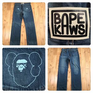 KAWS × BAPE デニム パンツ Mサイズ a bathing ape Denim pants カウズ エイプ ベイプ アベイシングエイプ ジーンズ jeans NIGO mi75