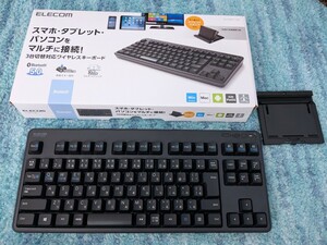 0606u1904　エレコム Bluetooth キーボード メンブレン式 スタンド付き マルチペアリング対応 iPad Surface ブラック TK-FBM111BK