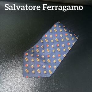 Salvatore Ferragamo サルヴァトーレフェラガモ　シルクネクタイ　中古　古着　used　メンズ　小物　仕事　スーツ　ビジネス