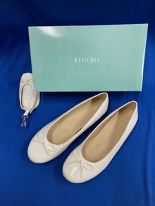 BENEBIS べネビス　チャーム付きバレエシューズ　22.0ｃｍ　ホワイト　118017703002