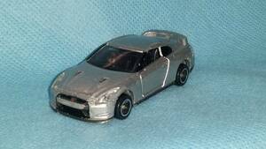 トミカ：日産 NISSAN GT-R R35 シルバー 2008 シルバー ワイドタイヤ 美品/オクパナ