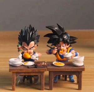 ドラゴンボール 食事中　悟空とベジータ フィギュアセット　約８センチ