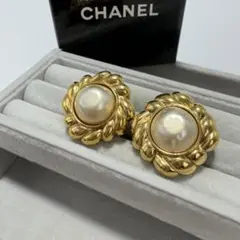 【箱あり】CHANEL パールイヤリング　ゴールド　大きめ　2383