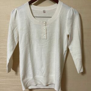 UNIQLO ユニクロ　白ニット　M