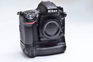 Nikon D600 Body MB-D14付 美品 シャッター回数少 センサー清掃済