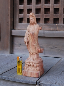 【新品仏像】木製 無垢天然木/観音菩薩立像/観世音菩薩立像/仏師手彫 高さ約28㎝