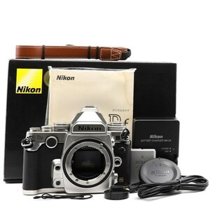 ＜ほぼ新品＞ニコン Nikon Df シルバー シャッター数955枚！