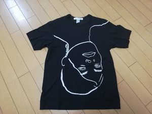 コムデギャルソン★COMMEdesGARCONSSHIRTの黒のＴシャツ