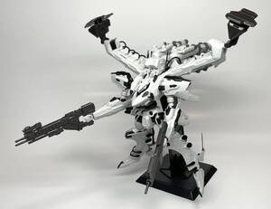 コトブキヤ 1/72 ラインアーク ホワイト・グリント ヴァンガード・オーバードブースト 素組完成品 WHITE-GLINT アーマード・コア