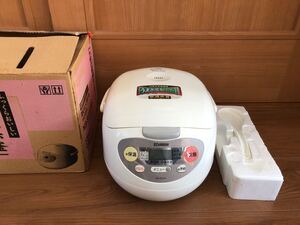 未使用 保管品 象印 ZOJIRUSHI マイコン 炊飯ジャー NS-SH10-WS ソフトホワイト 黒遠赤釜 5.5合炊き 2007年製 炊飯器