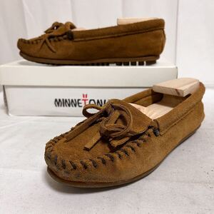 和513★ 箱付 MINNETONKA ミネトンカ モカシン スリッポン シューズ スエードレザー 5.5 ブラウン レディース