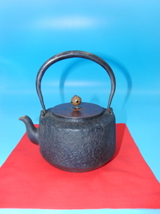 特選品　CB-117　鉄瓶　茶道具　取っ手に銀象嵌　煎茶 湯沸