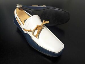 極美品 試し履き程度 フェラガモ 6.5EE Ferragamo リボンデッキシューズ オフホワイト×紺 8117