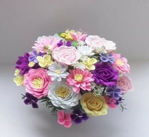 ☆フェルトで作ったピンク紫のフラワーアレンジメント☆可愛い花たち☆