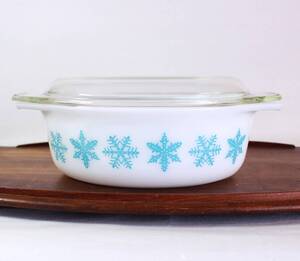 【送料無料 パイレックス Pyrex ホワイト スノーフレーク キャセロール 蓋付 オーバルキャセロール ヴィンテージ アメリカ製 中サイズ ①