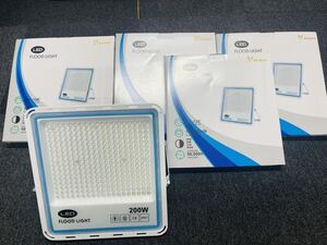 【30日間保証付き 】極薄型 LED投光器 200W 5個セット 広角120° 昼光色6000K 22000LM IP67 作業灯 駐車場灯 防水 屋外