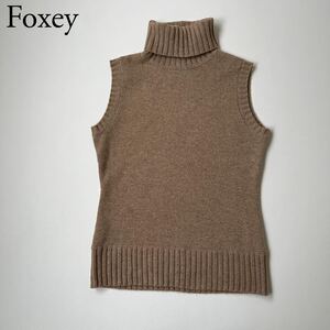 美品 FOXEY BOUTIQUEフォクシーブティックニット　タートルネックセーター　トップス　ノースリーブ　カシミヤレディース