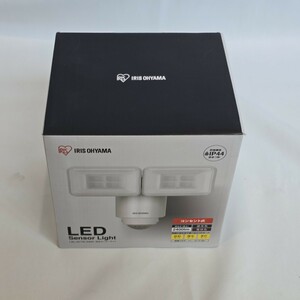 アイリスオーヤマ コンセント式 LED人感センサーライト 防水仕様 明るさ2400ルーメン コンセント3m LSL-ACTN-2400 