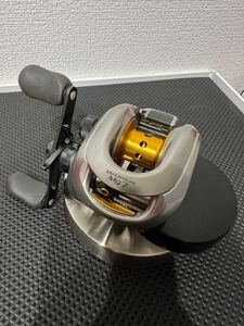 【中古】SHIMANO シマノ 07メタニウムMg7 　右巻き 右ハンドル ベイトリール メタニウム