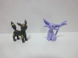 即決　●　立体ポケモン図鑑　●　ブラッキー　エーフィ