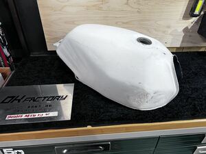 24010304 mbx50 80 ガソリンタンク フューエルタンク 外装 カウル 錆アリ 凹み　塗装ベース cbx テール ディスク　ブーラン コムスター