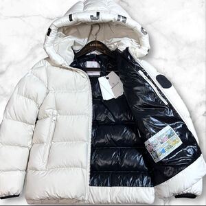 定価30万!!!驚愕のデカ黒ロゴ!!!【モンクレールMONCLER】タグ付き!!!近年モデル!!!ダウンジャケット 白 サイズ1 L相当 MAGLIA POLO MANICA