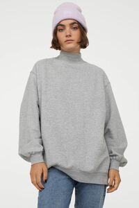 ＜[1度使用 美品 H&M オーバーサイズ スウェット シャツ S コットン混 裏起毛 ハイネック トップス オンライン限定 完売 洗濯済み ]