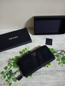 美品　プラダ　 PRADA　ラウンドファスナー　財布　長財布　男女兼用　小銭入れあり