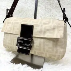 FENDI フェンディ　マンマバケット　ズッカ　ワンショルダー　アイボリー