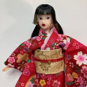 ★momoko ・ジェニー・２７センチドール着せ替え服★着物金襴帯セット・赤金彩花柄金色帯★ハンドメイドドール服人形服★ ジェニーのきもの