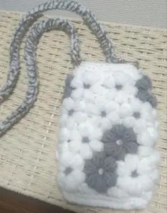 【ハンドメイド】お花のスマホショルダーバッグ