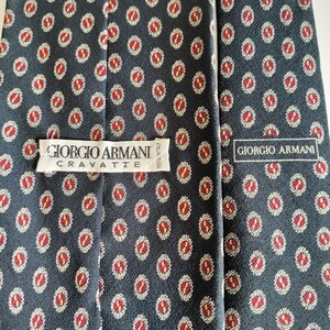 GIORGIO ARMANI(ジョルジオアルマーニ)黒赤丸のネクタイ