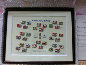 FRANCE WORLDCUP 98 サッカーフランスワールドカップ　ピンバッジ33個セット　アルテュス・ベルトラン製と思います 